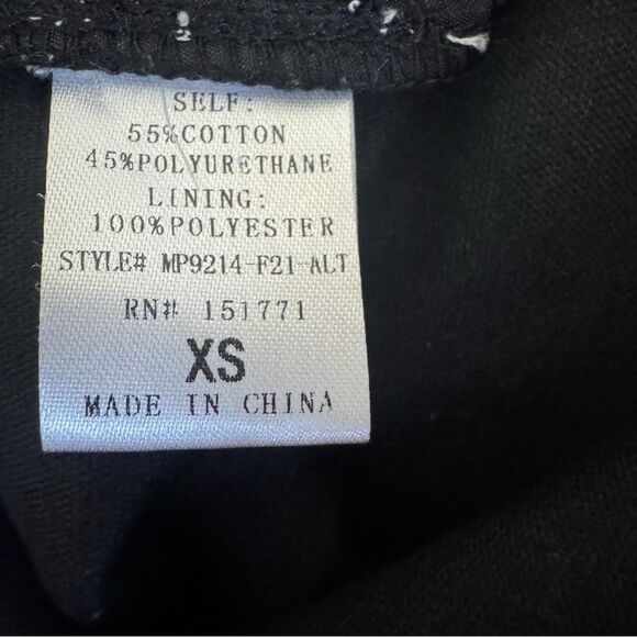 Altar’d State Women’s Faux Leather Black High Waisted Shorts Size XS - Picture 5 of 7